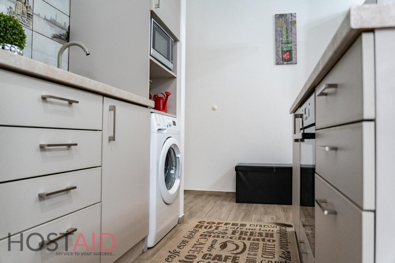 B17 Apartment - Hostaid Budapest Exterior foto